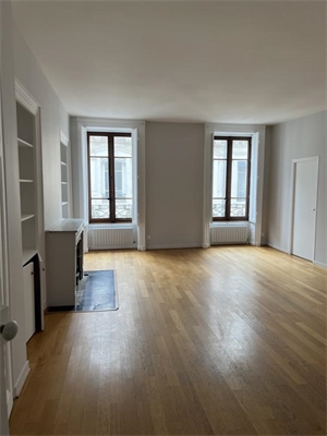 t4 à la location -   69002  LYON 2EME ARRONDISSEMENT, surface 120 m2 location t4 - UBI382694733